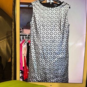 Chic Black and Gold Metallic Geometric Shift Dress